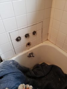 Plumbing contractor for Faucet Replacement.